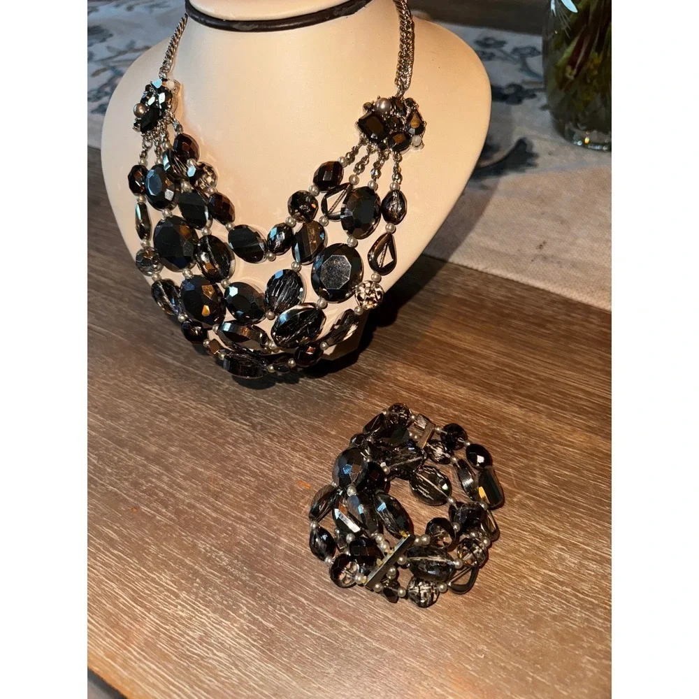 White‎ House Black Market Crystal Bracelet Faux Accents Elegant Jewelry